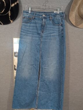 Amwrican Eagle Women’s Mid Blue Denim Maxi Skirt